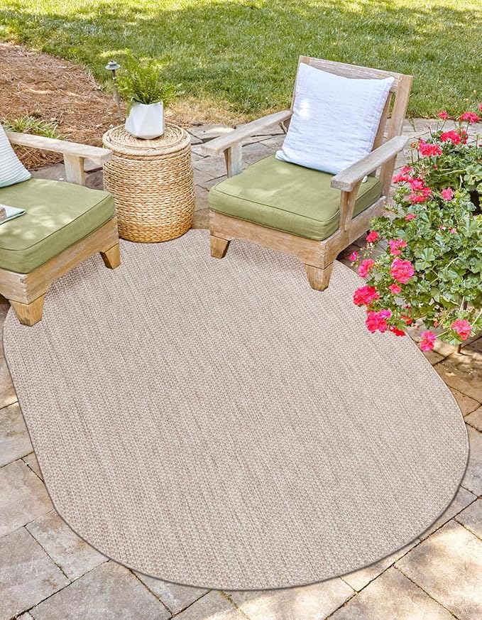 Unique Loom Outdoor Solid Collection Area Rug (5' 3" x 8' Oval Beige/Ivory) by UniqueLoom