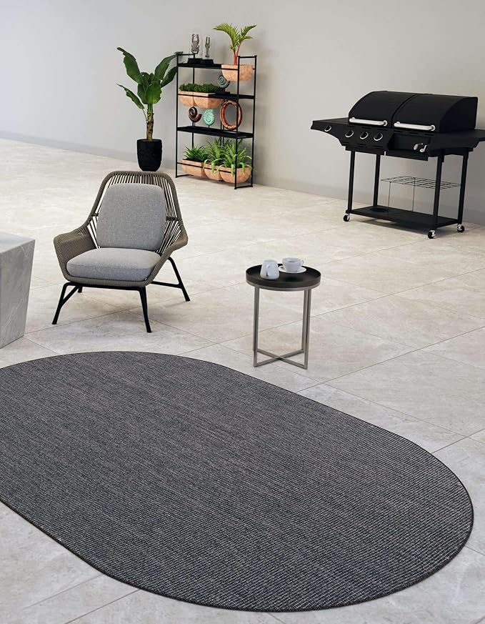 Unique Loom Outdoor Solid Collection Area Rug (5' 3" x 8' Oval Black/Ivory) - Image 4