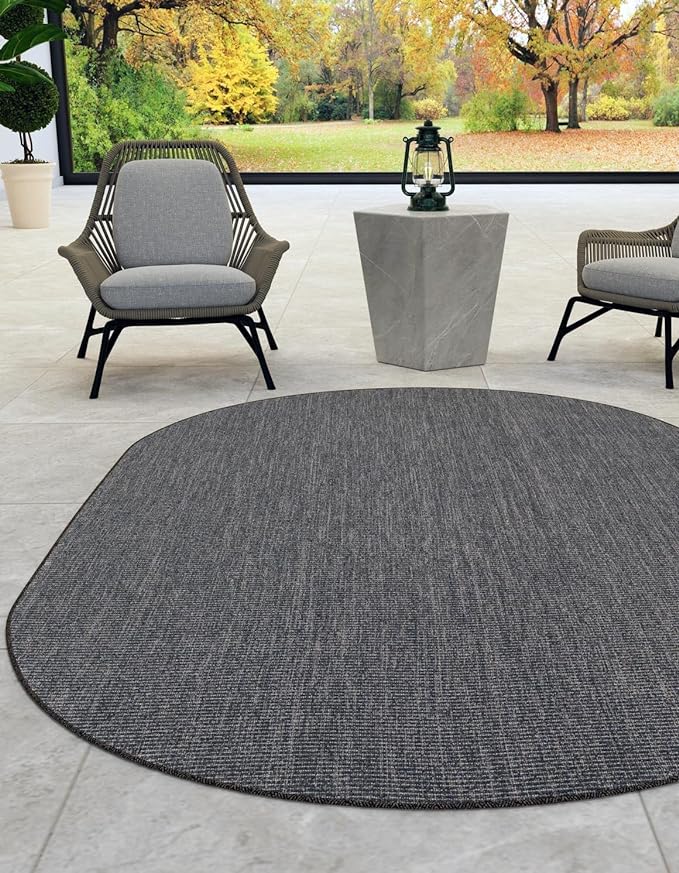 Unique Loom Outdoor Solid Collection Area Rug (5' 3" x 8' Oval Black/Ivory) by UniqueLoom