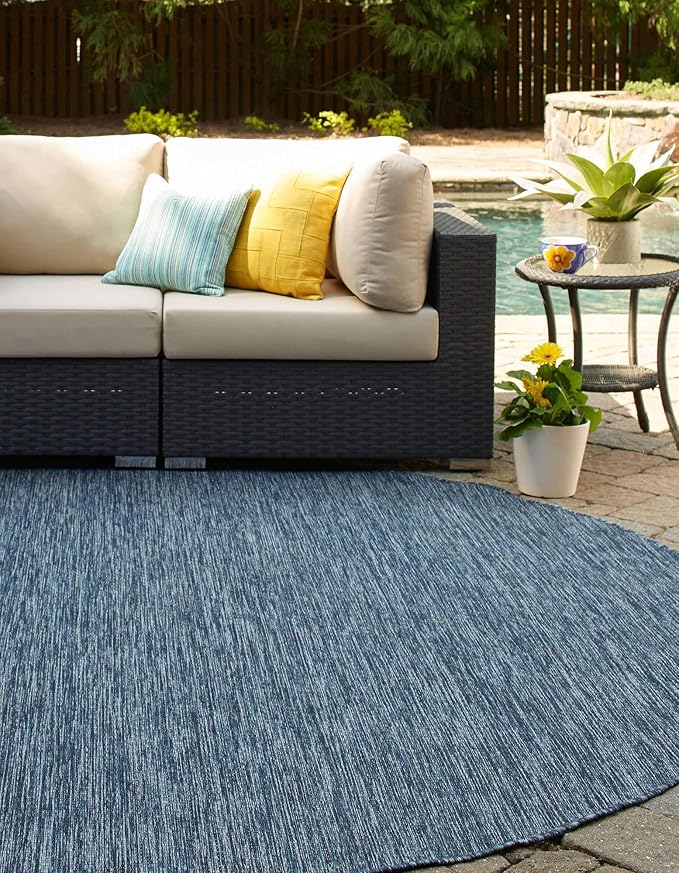 Unique Loom Outdoor Solid Collection Area Rug (6' 1" Round Blue/Navy Blue) - Image 3