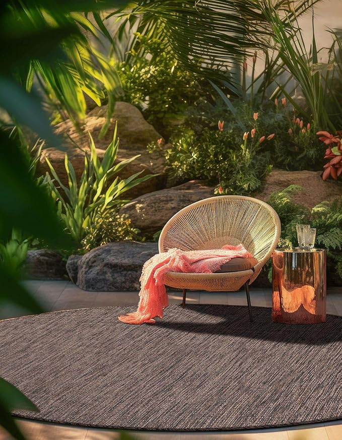 Unique Loom Outdoor Solid Collection Area Rug (5' 3" Round Light Brown/Ivory) - Image 4